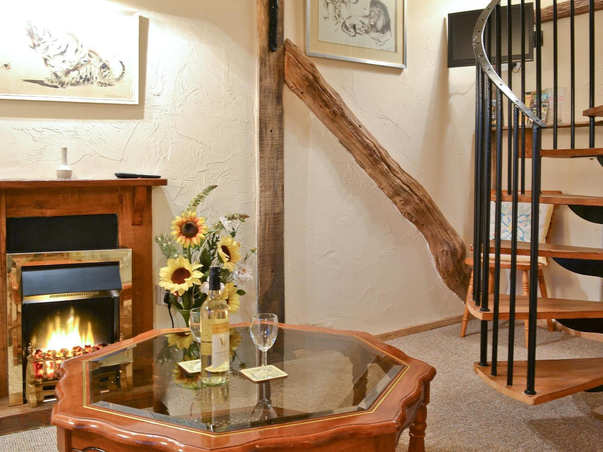 Byre Cottage - 29410 Elmsted 外观 照片